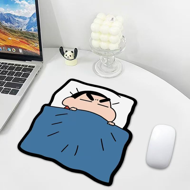 大人気のかわいいクレヨンしんちゃんマウスパッド、ゴム製滑り止 - Esports Gaming Desk のレビューと価格